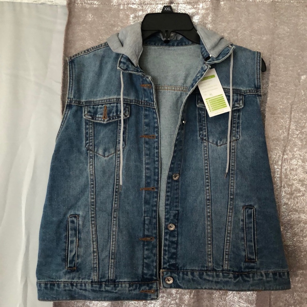Sleeveless Jean jacket w/detachable hood sz XL